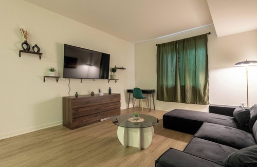Downtown Apartment | Elegant & Charming 2BR/2BA Apartment