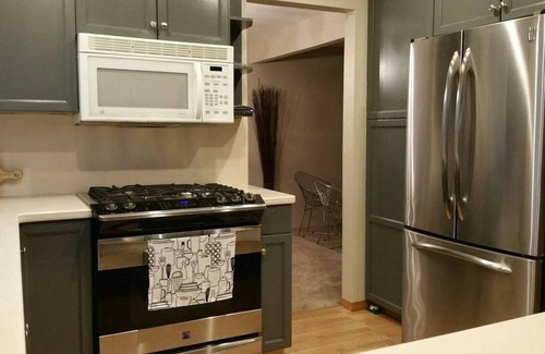 Carmichael House | Elegant & Charming - Entire Home in Sacramento