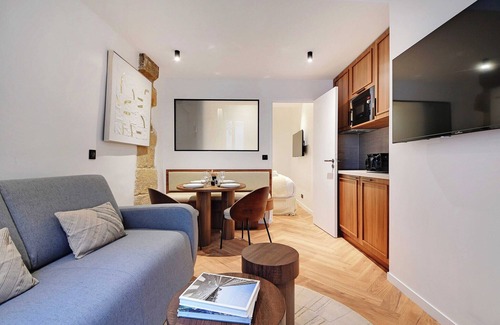 Sorbonne Apartment | Elegant Comfort in the heart of Paris-Notre Dame