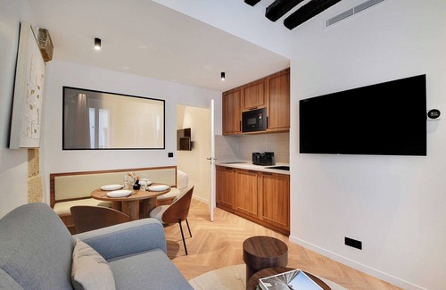 Sorbonne Apartment | Elegant Comfort in the heart of Paris-Notre Dame