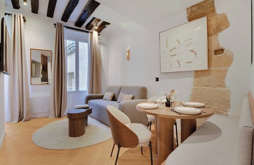 Sorbonne Apartment | Elegant Comfort in the heart of Paris-Notre Dame