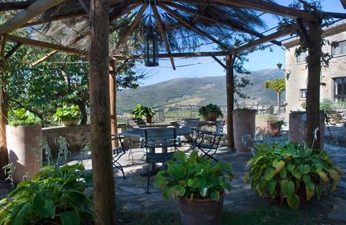 Cortona Villa | Elegant & Comfortable Tuscany Farmhouse Villa in Cortona Italy