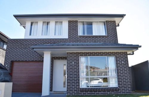 Leppington House | Elegant & Convenient New House at Leppington