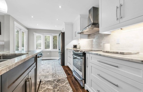 Guelph House | Elegant/Cozy Detached House For Large Family/Group