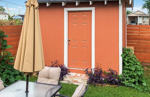 Florida House | Elegant Cozy Single Family Home 4BD 2BA Home & Gazebo 10 Min 4rm French Quarter