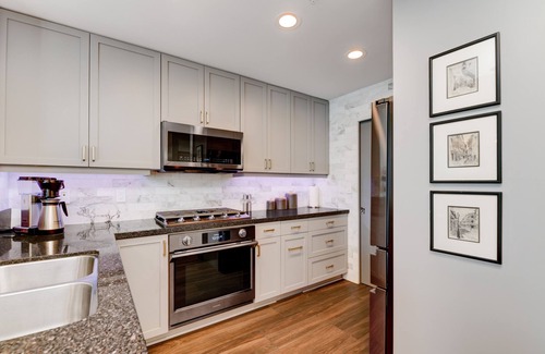 Cortez Hill Condo | Elegant Discovery Condo with beautiful views! Quiet downtown neighborhood.