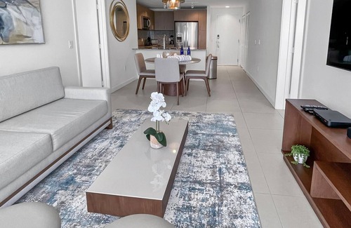 Doral Condo | Elegant Doral Escape: Spacious Luxury