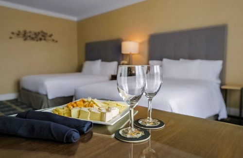 Sunnyvale West Hotel | Elegant Escape | 1 Unit | Sunnyvale Stay