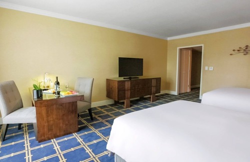 Sunnyvale West Hotel | Elegant Escape | 1 Unit | Sunnyvale Stay