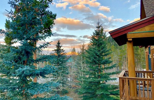 Keystone House | Elegant Escape/Stunning Views/Luxury 5-Beds/Convenient Lift Access
