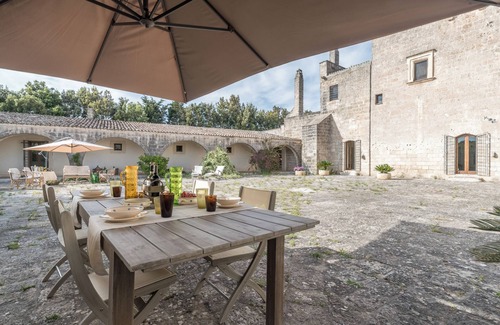 Galatina Villa | Elegant farmhouse with swimming pool - Beahost