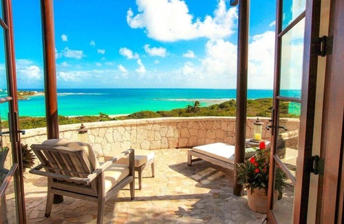 Anguilla Villa | Elegant four bedroom villa with gorgeous beach view