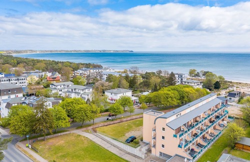 Rugen Island Apartment | Elegant gallery apartment with south-facing balcony, just a few meters from the beach