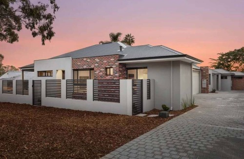 Booragoon Villa | Elegant Gem Villa