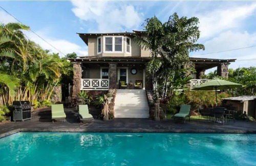 Kaimuki House | Elegant Hibiscus Manor, Private Saltwater Pool, AC, BBQ, Garage & EV Charger
