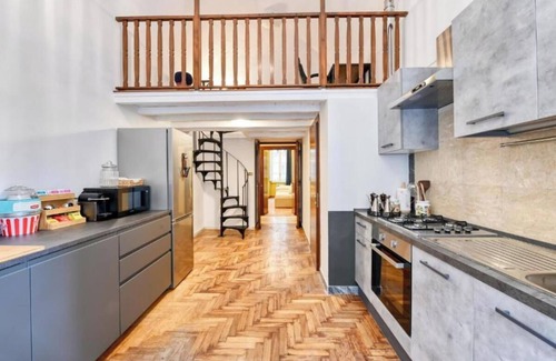 Prati Apartment | Elegant Historic Apartment in Central Romen