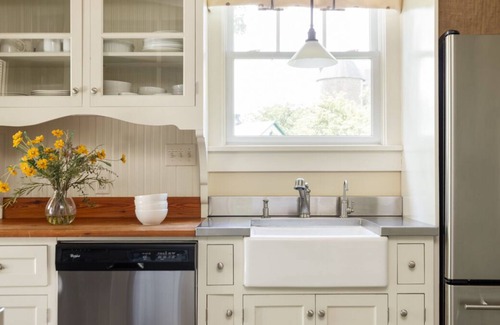 Warm Springs House | Elegant, historic cottage located just across from the Old Dairy Complex