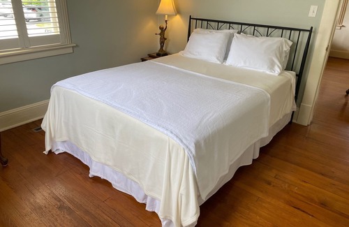 Edenton Cottage | Elegant Historic Cottage in Downtown Edenton