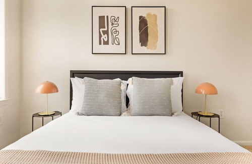 Hoboken Apartment | Elegant Hoboken 2BR w/ Gym & W/D, nr waterfront, by Blueground