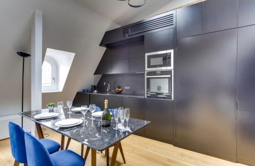 Champs-Elysees Apartment | Elegant Home 2BDR 6P Near Champs Elysées