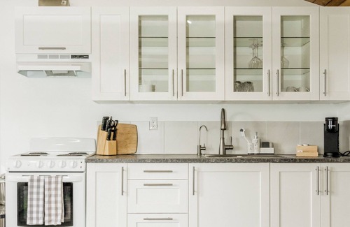 Middleton Apartment | Elegant home away from home - Valley View