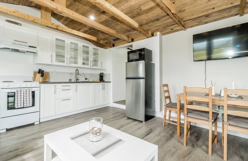 Middleton Apartment | Elegant home away from home - Valley View