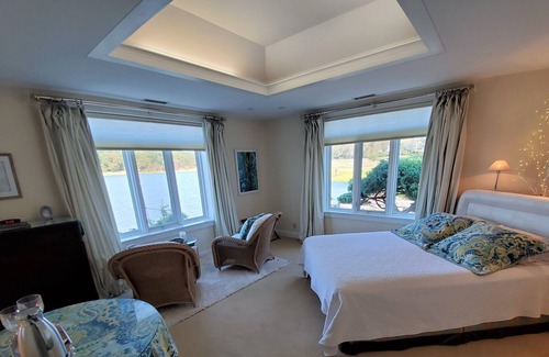 Stony Creek House | Elegant home direct waterfront on Long Island Sound overlooking Thimble Islands