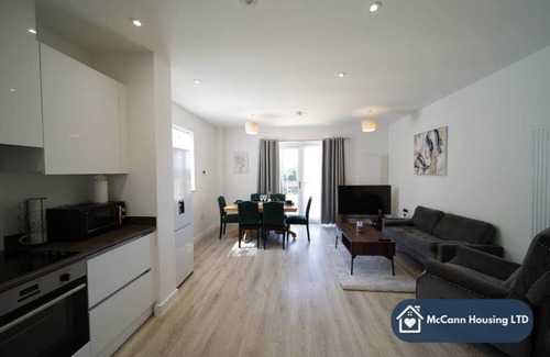 Birmingham House | Elegant Home | Free Parking | Near O2 Academy