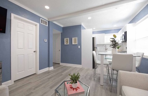 Southwest Apartment | Elegant Home in Antique Row - WPB