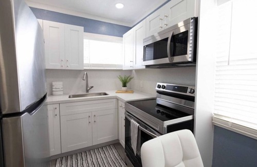 Southwest Apartment | Elegant Home in Antique Row - WPB