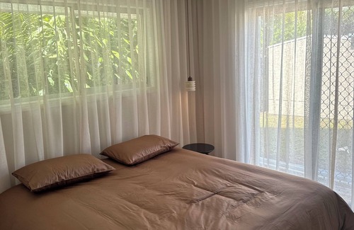 Southport House | Elegant home near Surfers Paradise Beach.
