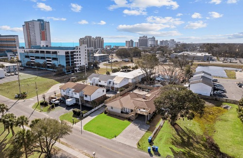 Myrtle Beach House | Elegant, Huge, 4King/Private Pool/Huge Yard/GameGarage/Rooftop Deck w Ocean View
