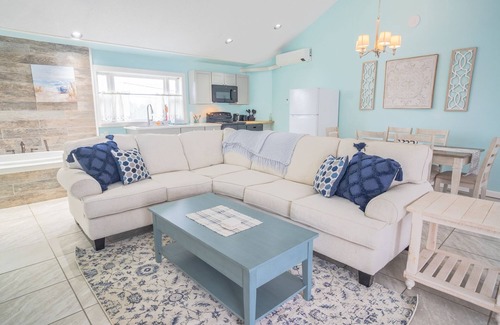 Ellsworth Apartment | Elegant Jacuzzi Suite Absolute Luxury and Comfort