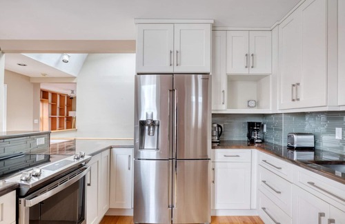 Jamaica Plain Apartment | Elegant Jamaica Plain 3BR w/W/D, nr Olmstead Park, by Blueground