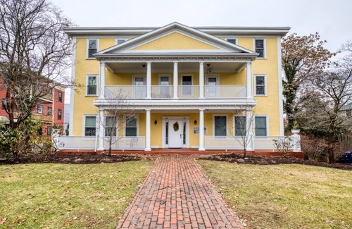 Jamaica Plain Apartment | Elegant Jamaica Plain 3BR w/W/D, nr Olmstead Park, by Blueground