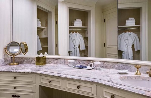 Civic Core Hotel | Elegant King Suite at Westgate Hotel, Poolside Ambience, Central San Diego