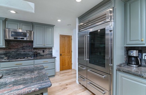 Skyland House | Elegant Lake Tahoe Home. W/Private Hot Tub- #SK118