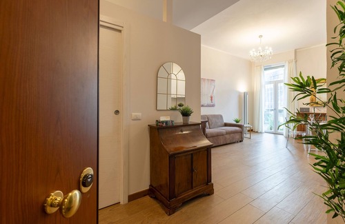 Prato Apartment | [Elegant Lawn Escape 1] Your Gateway to Florence