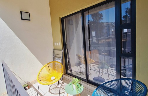 Boksburg Apartment | Elegant lifestyle gateawaynnCozy and stylish Apartment in Lifestyle Estate!nn