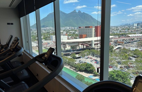 Monterrey Centro Apartment | Elegant loft apt Santa Lucia king size bed, swim pool, gym, parking, kids club