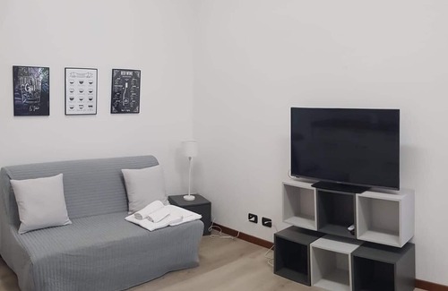 Tricolore Apartment | ELEGANT LOFT MILANO CENTER
