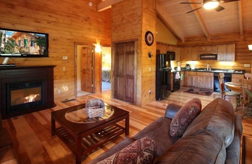 Margaretville House | Elegant Log Home in the Catskill Region min from Belleayre/Plattekill ski resort