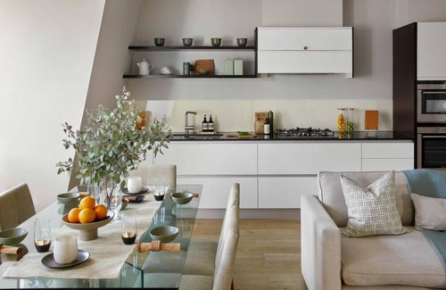 City of Westminster Apartment | Elegant Mayfair Flat | 2BR 2BA | Walk to Oxford Street, Hyde Park & Soho