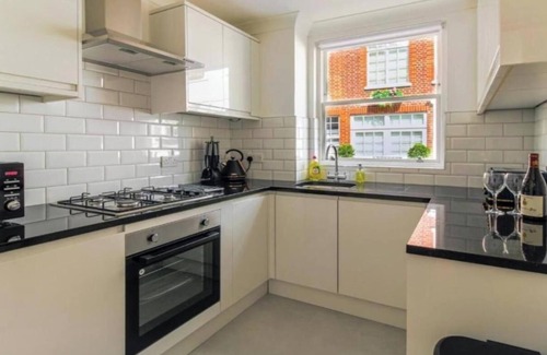 Courtfield Apartment | Elegant Mews House in the Heart of London