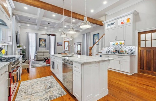 Mid-City House | Elegant Mid City Luxurious Home On Streetcar Line Free Parking