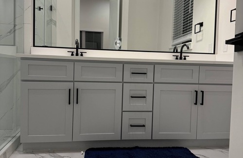 Northside House | Elegant Minimal 3BR for Families, Nurses & Group