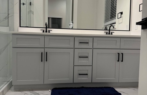 Northside House | Elegant Minimal 3BR for Families, Nurses & Group