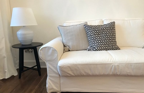Dalry Apartment | Elegant Modern 1BR Near Center, Trains - 5mn walk