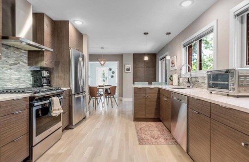 Mapleton Hill House | Elegant, Modern Living in Mapleton Hill - Garage + EV Charger Available