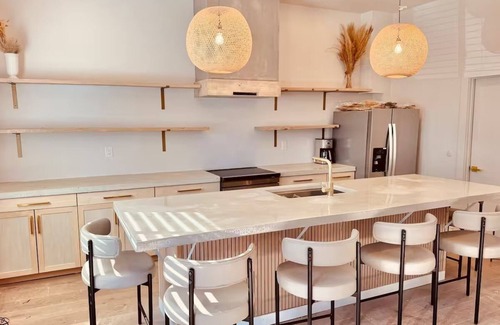 East Side House | Elegant Modern Scandinavian Compound HOT TUB 12 bedrooms 6 bath Atlanta